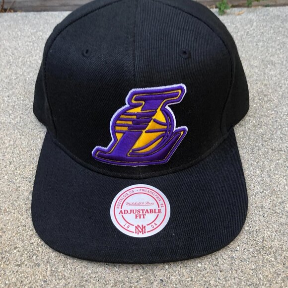 MITCHELL & NESS Los Angeles Lakers Snapback Hat Men's Black LA NBA Adjustable - Picture 1 of 7